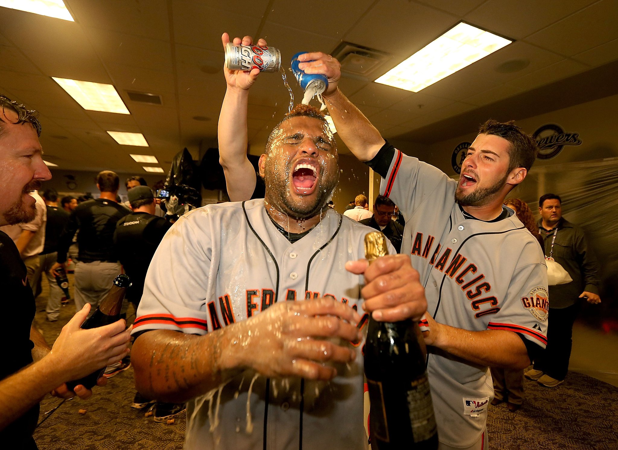 Giants fans done with panda heads after Sandoval departure