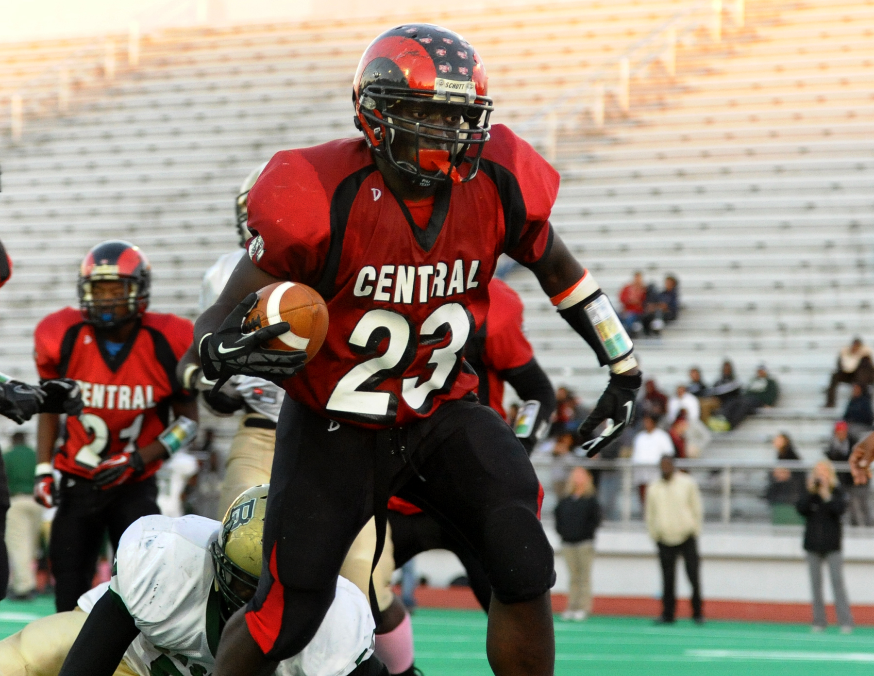Central Tops Bassick For 1st Win