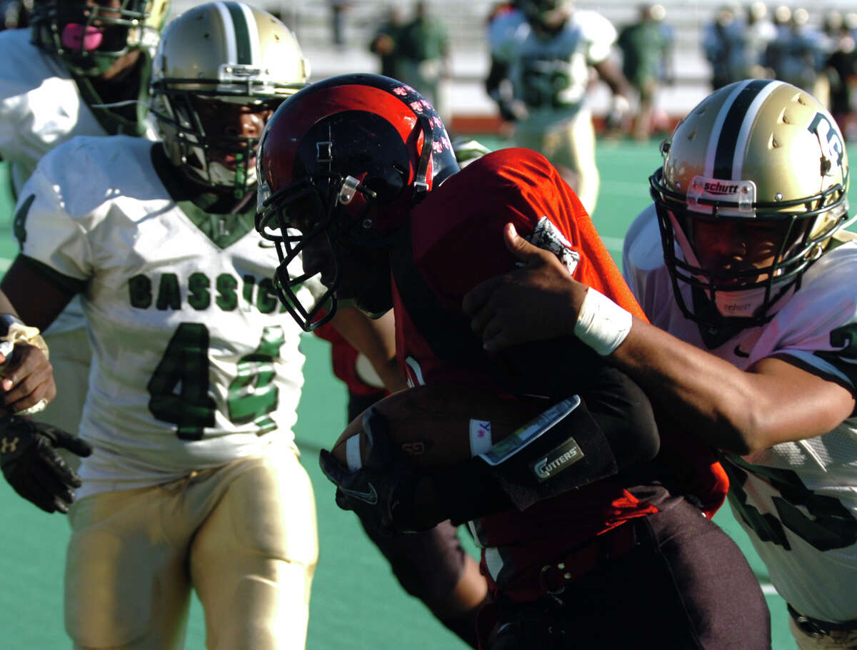 Central Tops Bassick For 1st Win