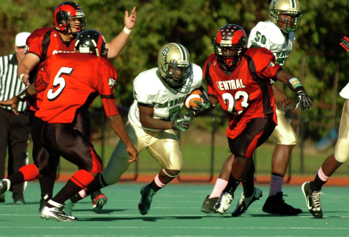 Central Tops Bassick For 1st Win
