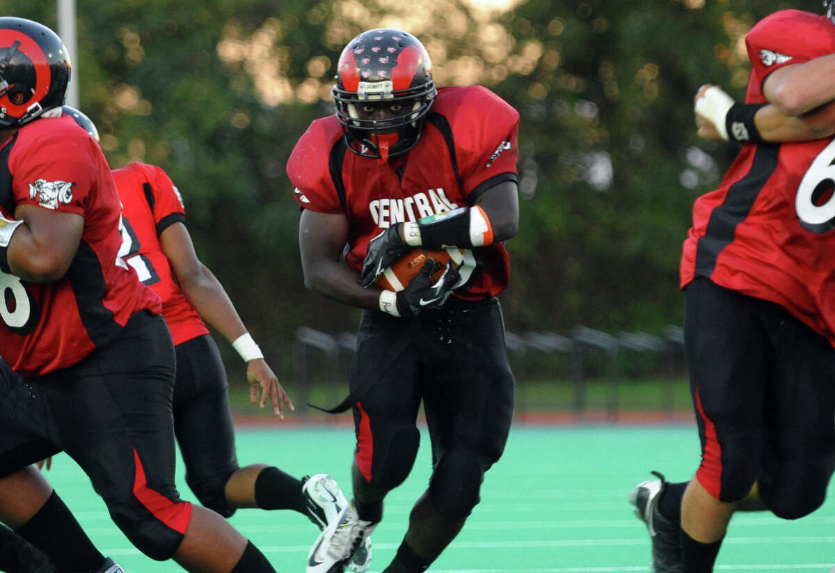 Central Tops Bassick For 1st Win