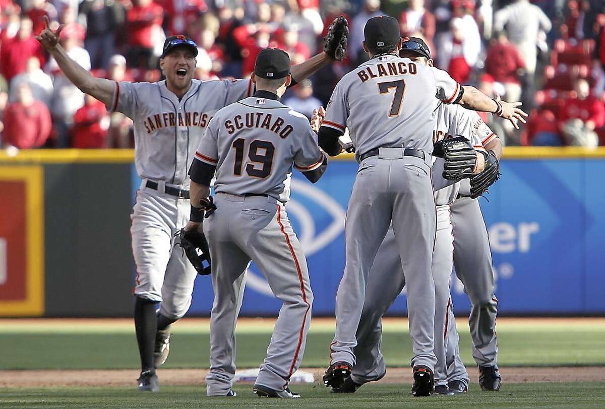 SF Giants oust Reds, advance to NLCS