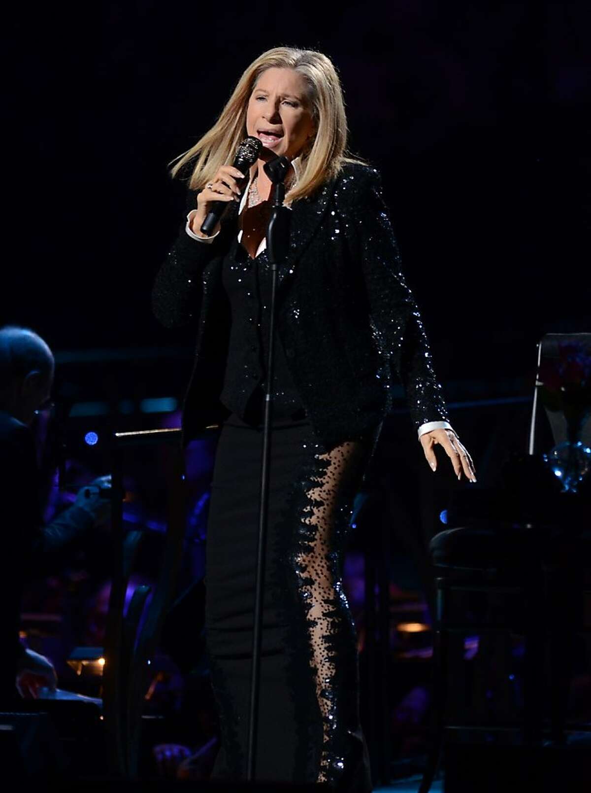 Streisand wows 'em in Brooklyn concert