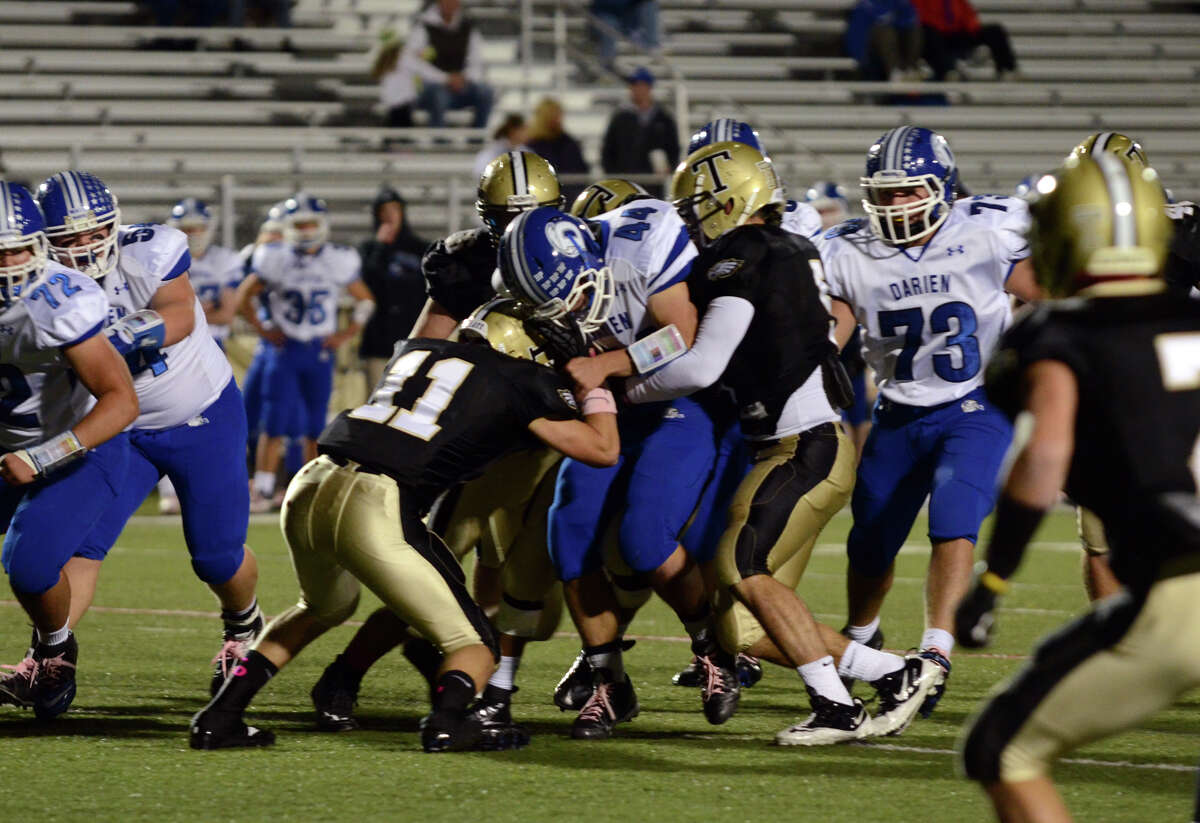 Trumbull football surprises Darien