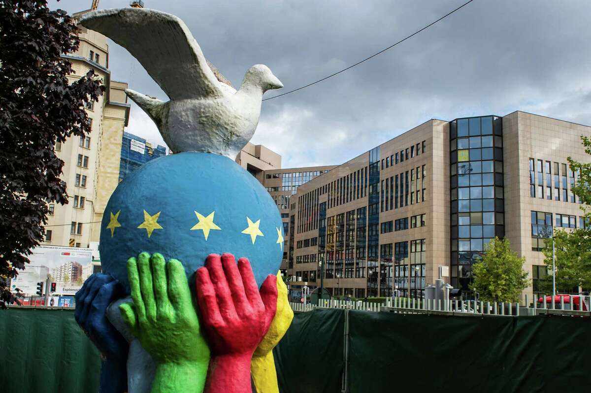 Amid crisis, EU wins Peace Prize