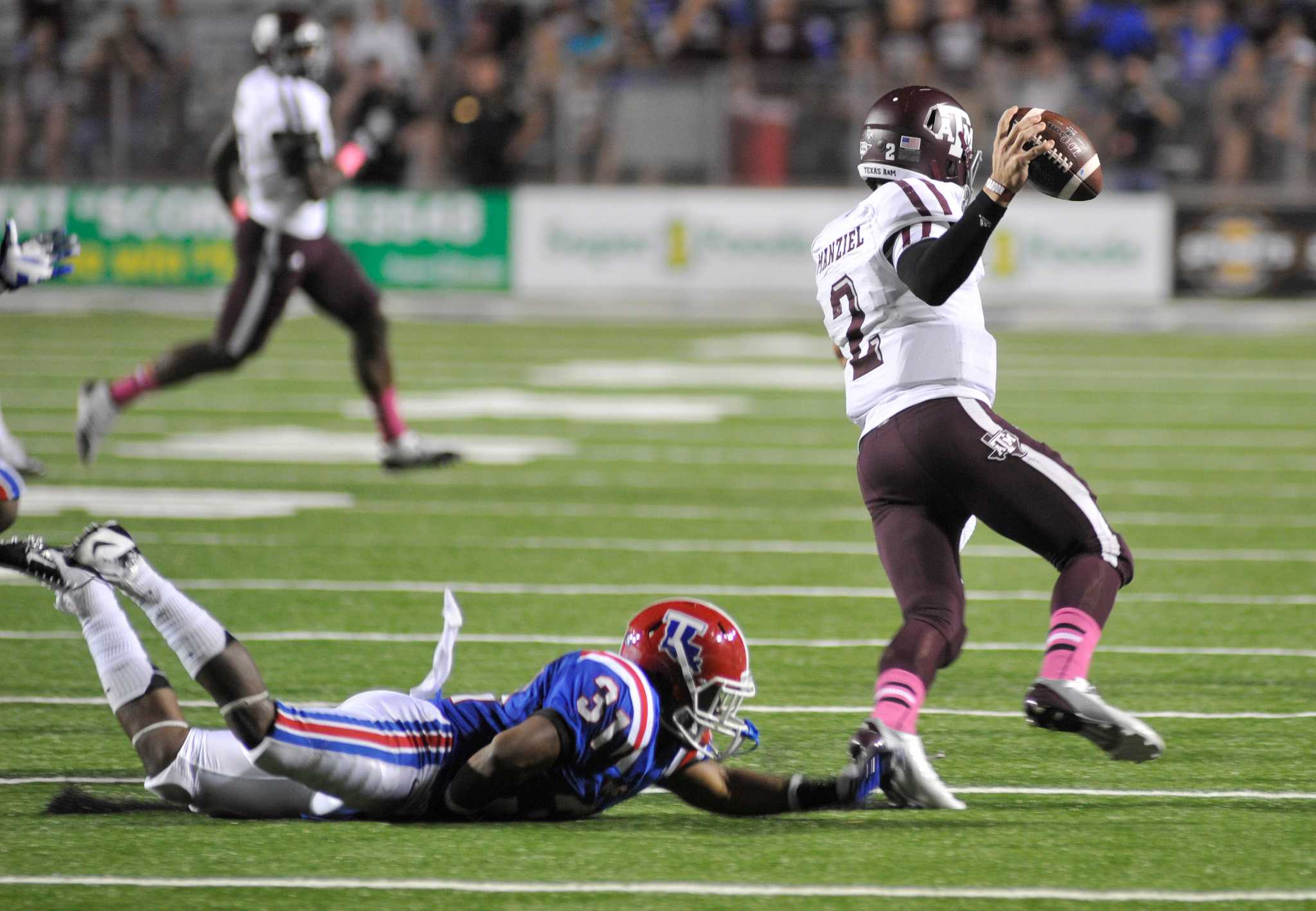 Johnny Manziel-inspired haircut clips student