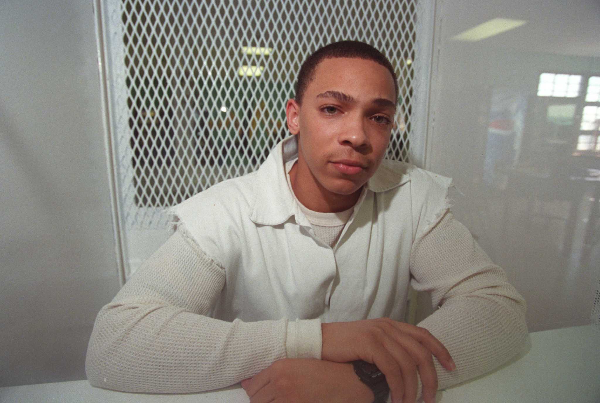 Houston cop killer hopes 'nice guy' image will halt his execution - Houston Chronicle2048 x 1376