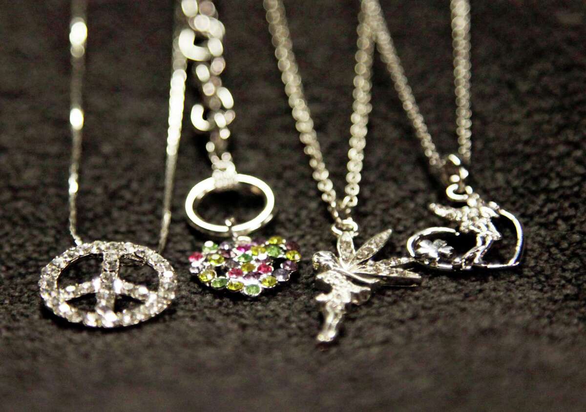 Toxic jewelry crackdown fails