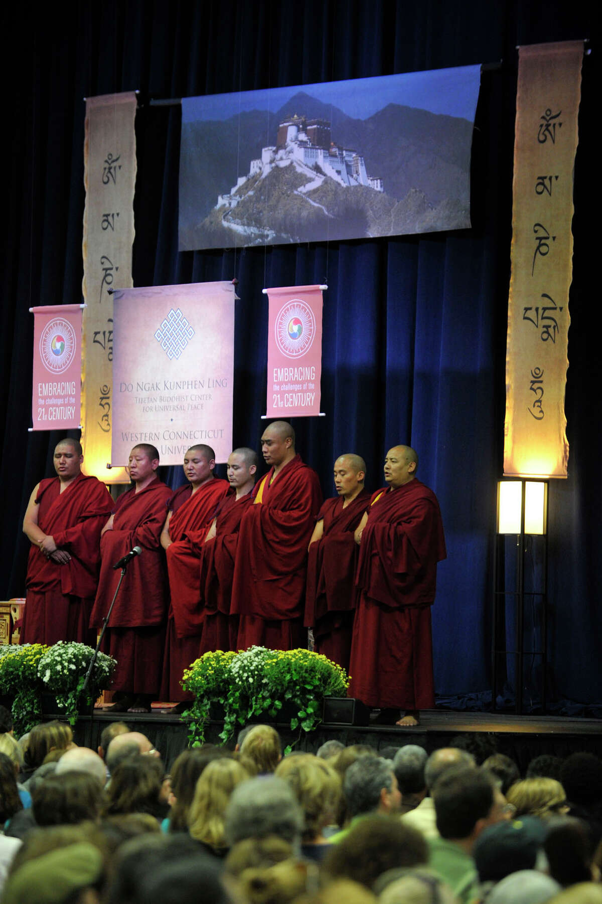 Dalai Lama speaks in Danbury of peace
