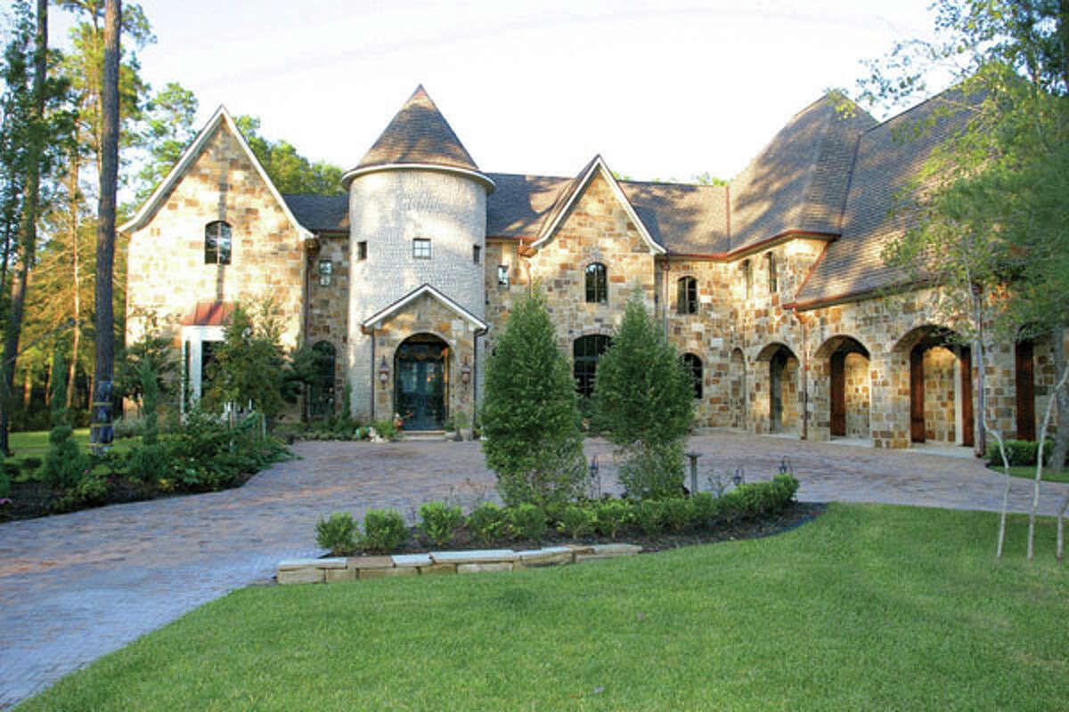 9,949squarefoot home features 30foot ceiling in Carlton Woods