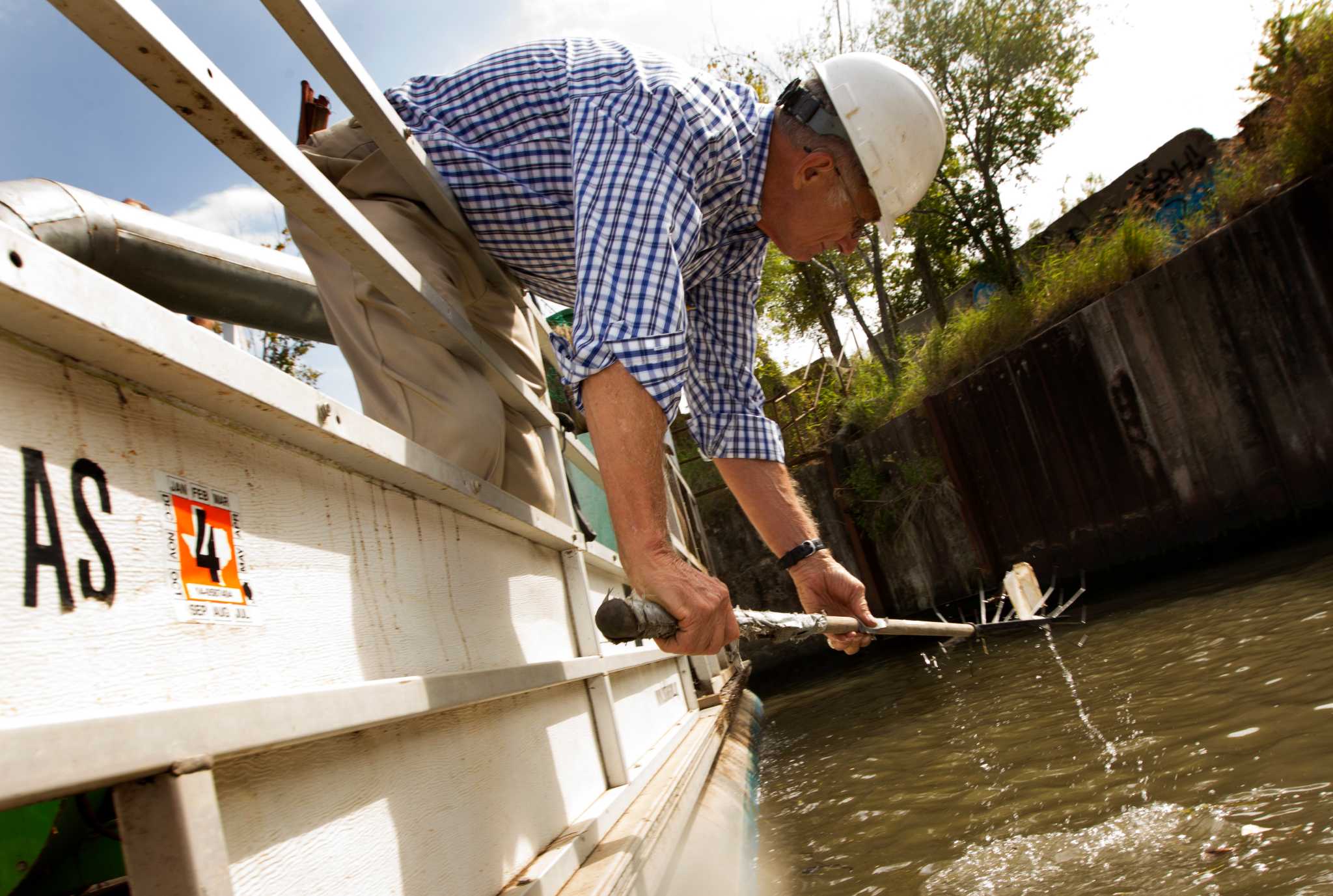 the-trashman-of-buffalo-bayou