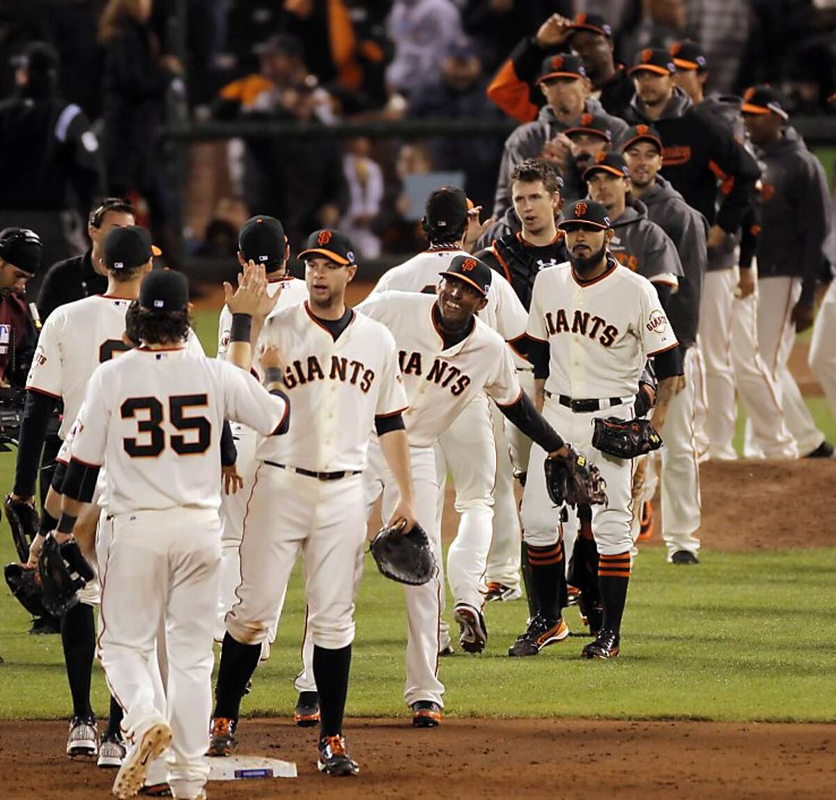 Giants' Vogelsong Stifles St. Louis In 6-1 Win