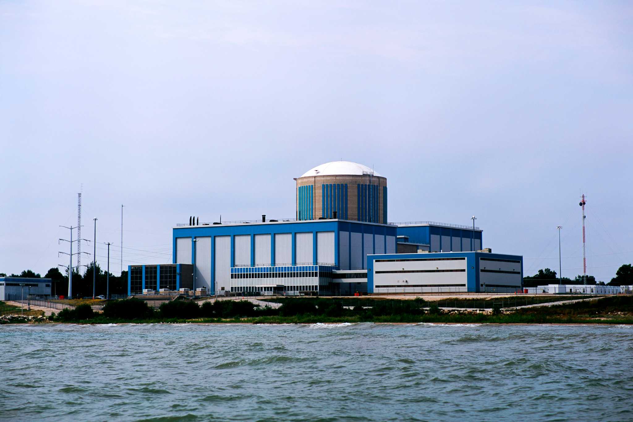 Without buyer, Dominion to close Wisconsin nuclear plant