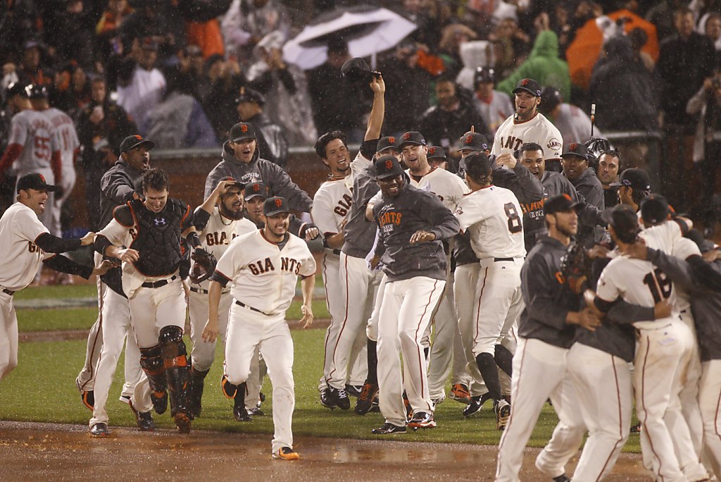 Marco Scutaro explains the backstory behind his iconic pose in the rain –  NBC Sports Bay Area & California