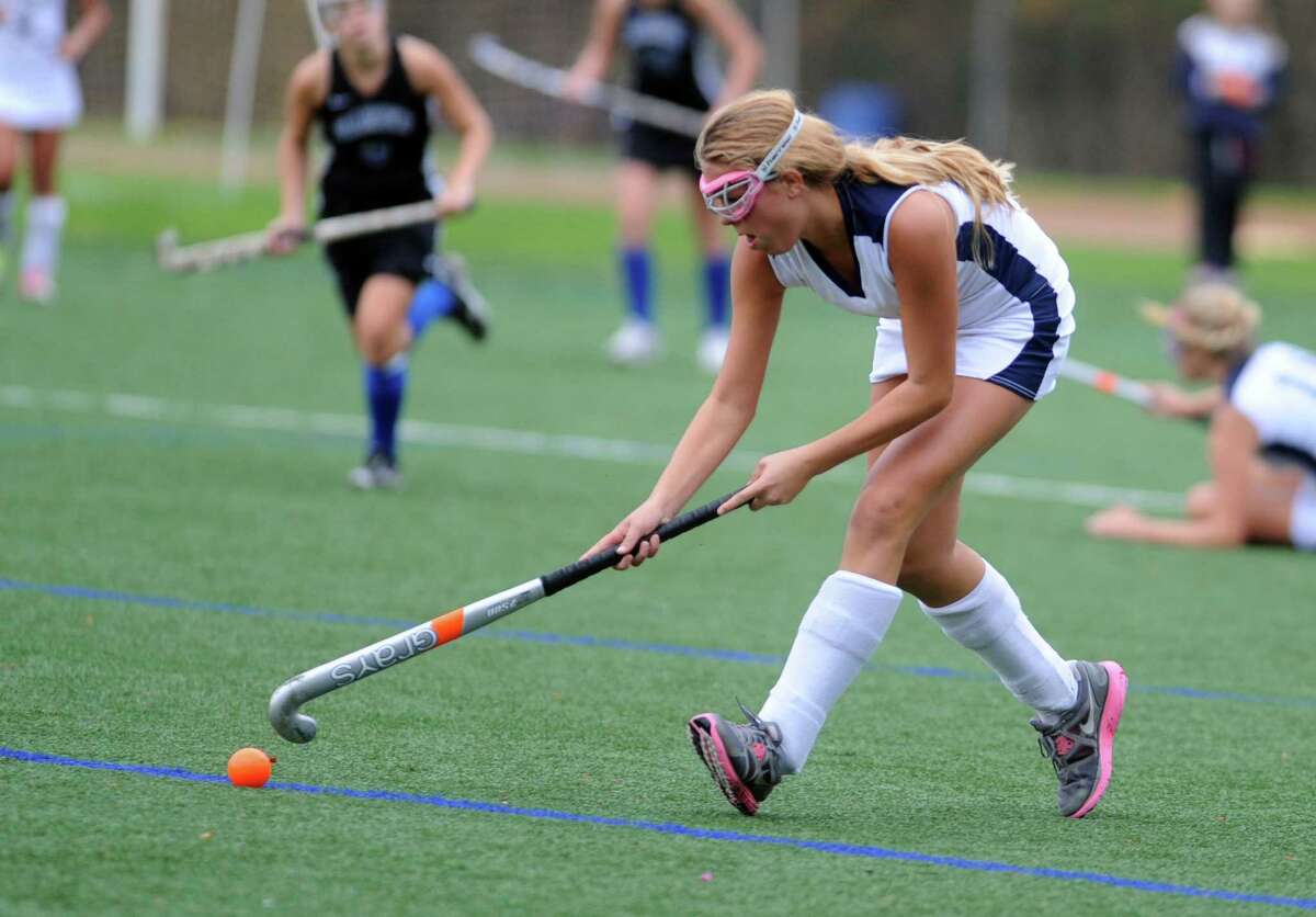 Darien field hockey edges Staples