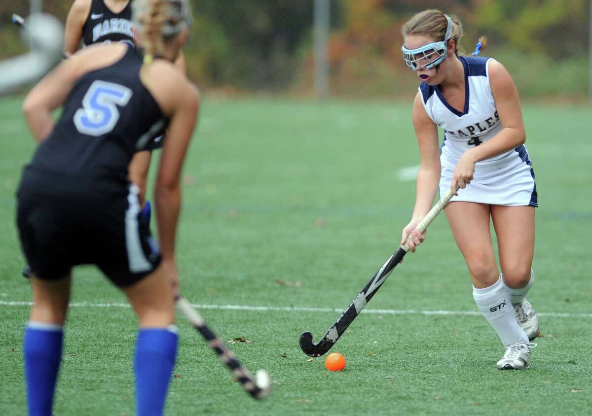 Darien field hockey edges Staples on late tally