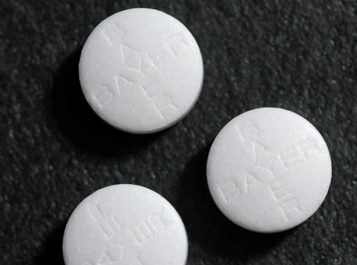 Aspirin shows promise in lowering cancer risk