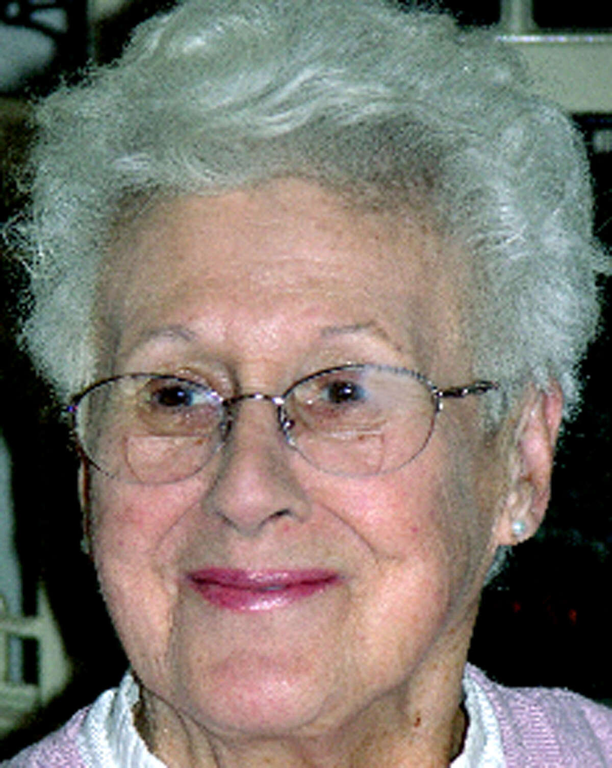 Frances L. Kershaw, 86, of New Milford, died Oct. 17 2012, in Mystic, where she was living with her daughter, Mary Olmsted, and her husband, Dwight. She was the widow of Robert A. Kershaw.