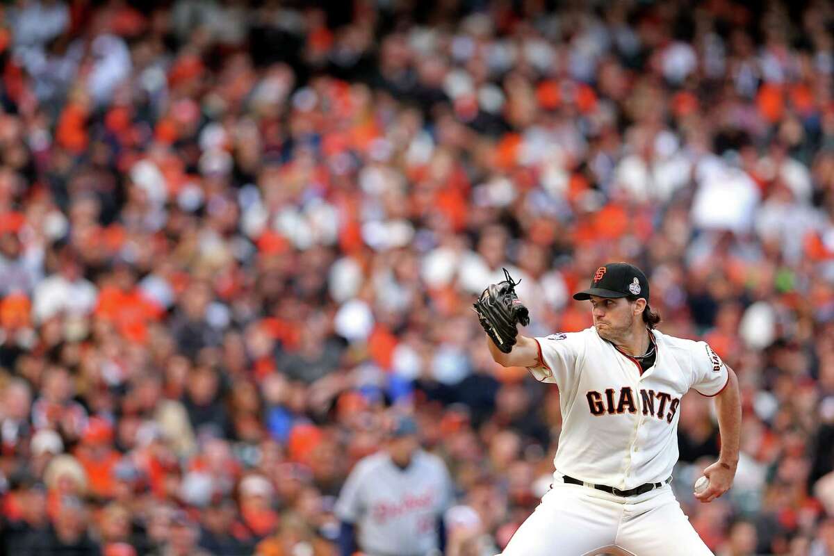 Giants fans send off three-time World Series champion with standing ovation  in final career game