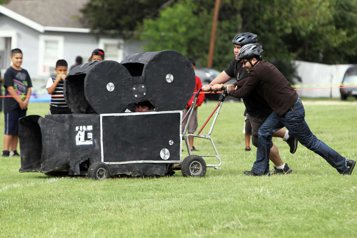 Push Cart Derby brings laughs, crowds to the East Side
