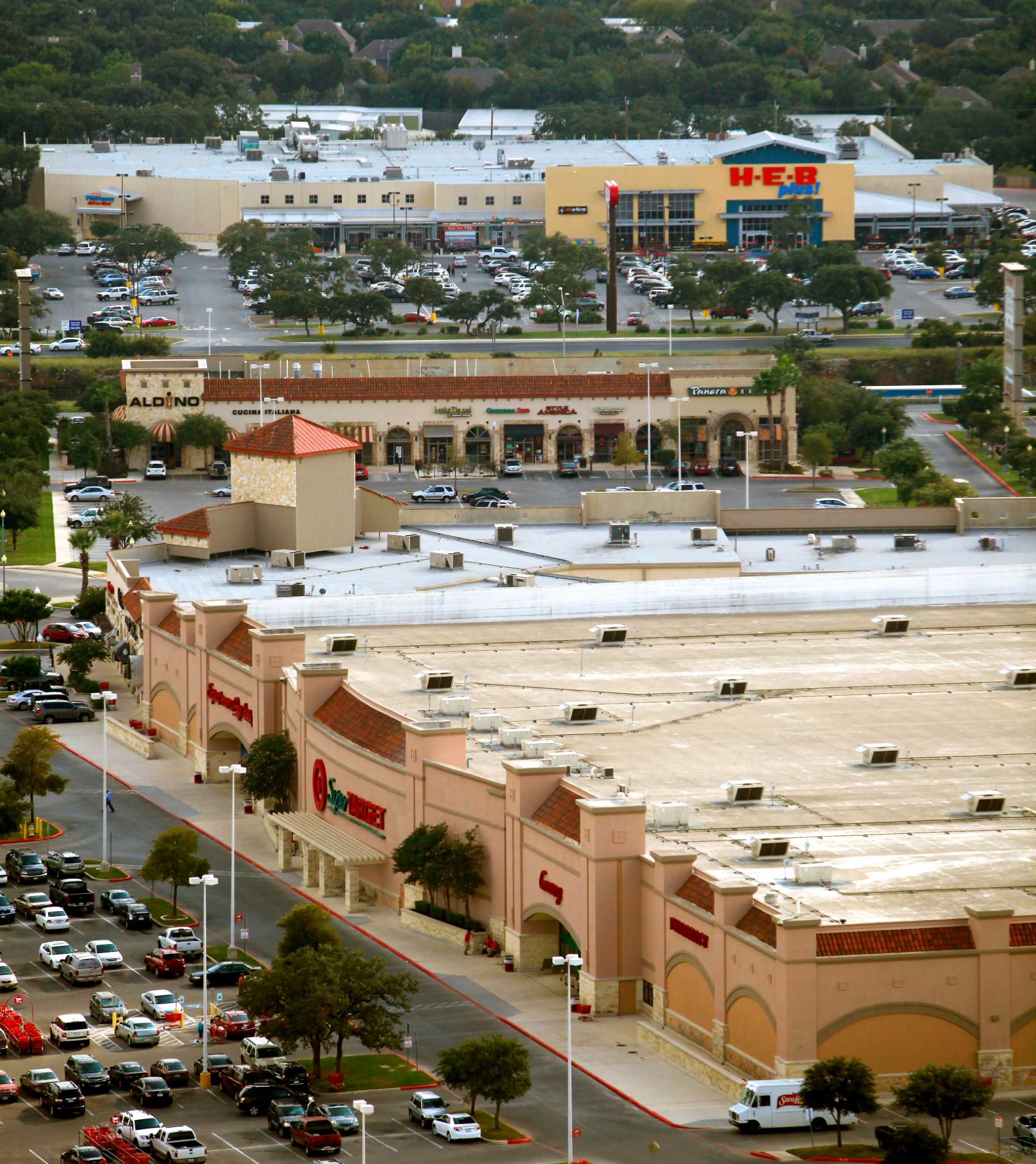 H-E-B's domination of Texas scares off competing grocery chain