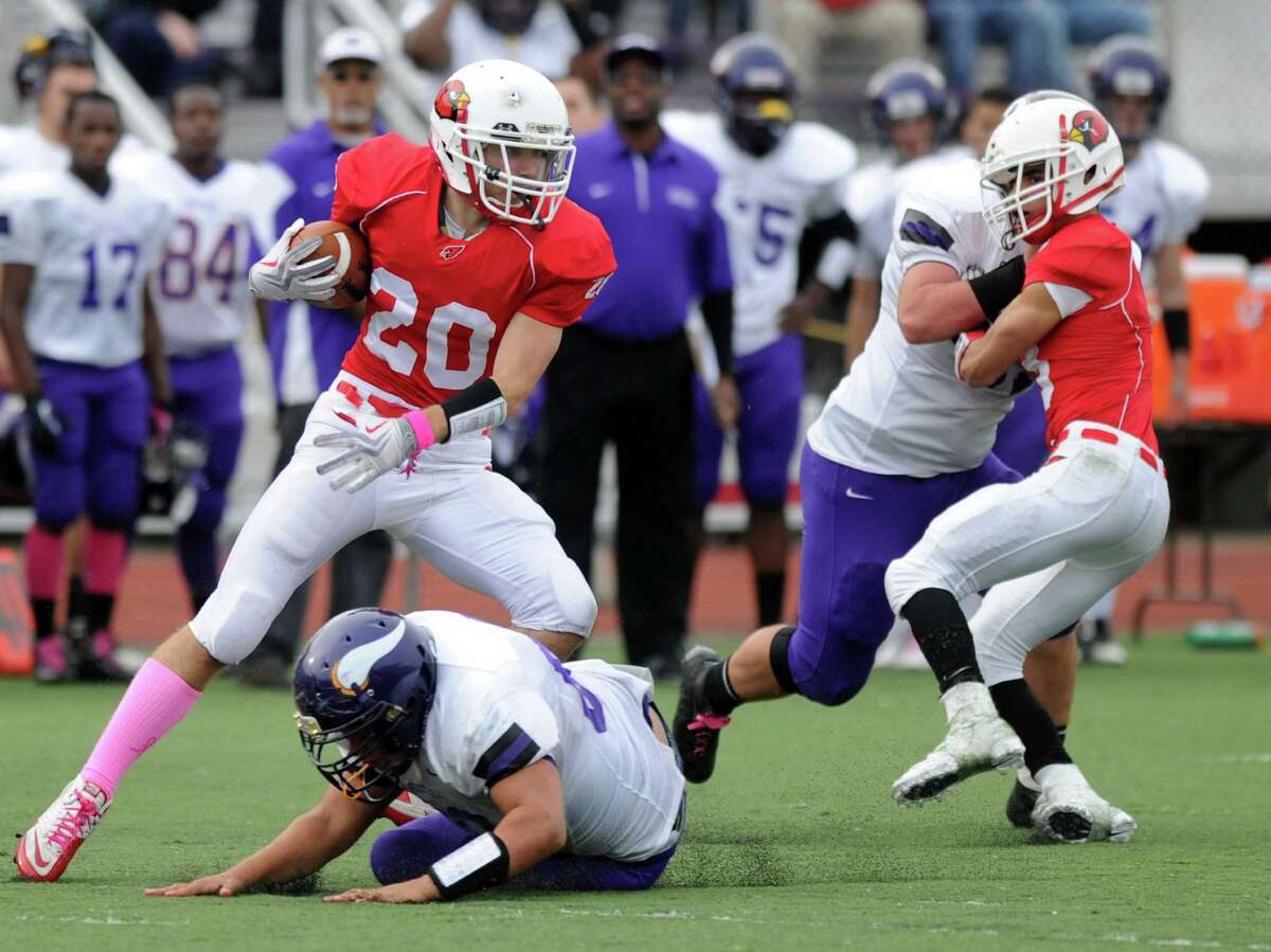 Greenwich football team beats Westhill, remains unbeaten