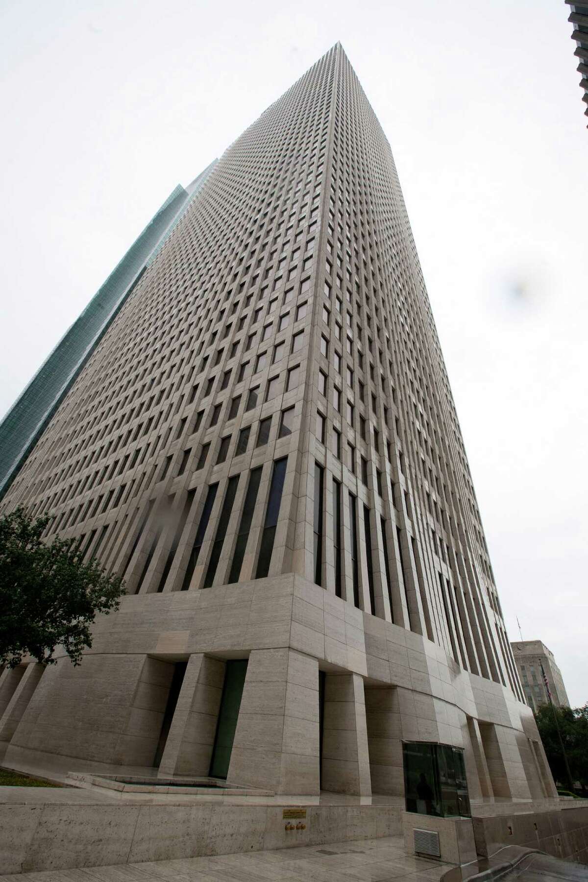 Lights out for iconic Texas skyscraper