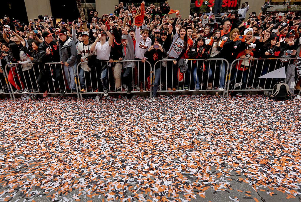 Huge turnout for Giants parade up Market