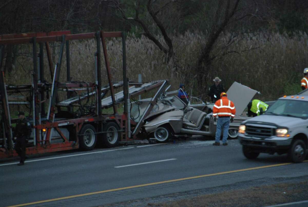 Troopers: One seriously injured in Thruway crash