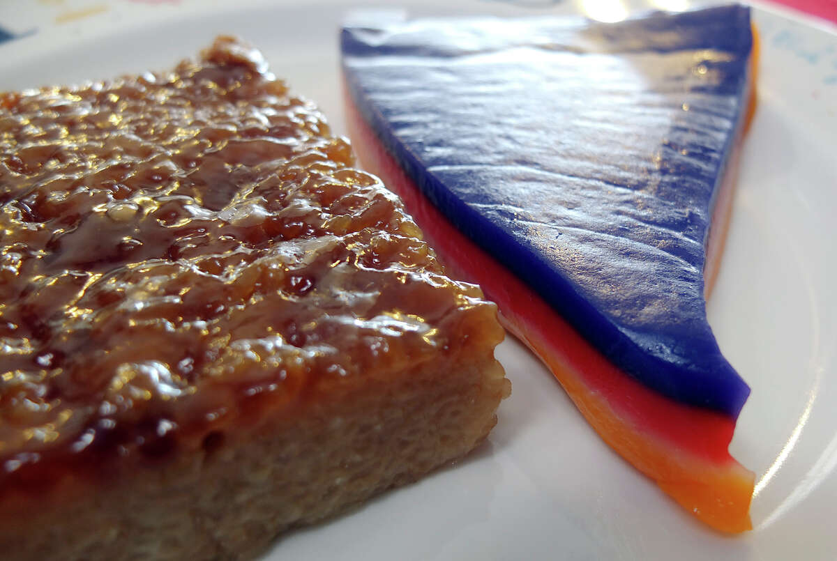 Review Lily's Philippine Restaurant & Bakery