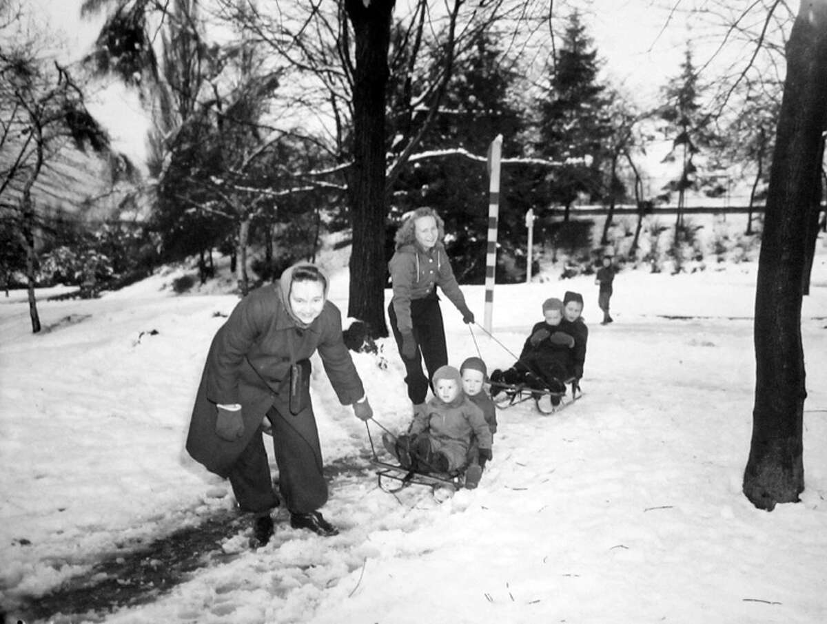 PHOTOS: The 1940s snowstorm that stopped Seattle