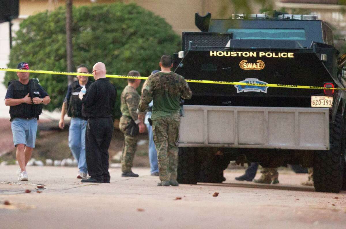 Man slain by HPD officer after SW Houston standoff