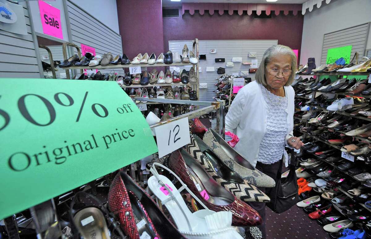 Beaumont's Guarantee Shoe Store closing at 78