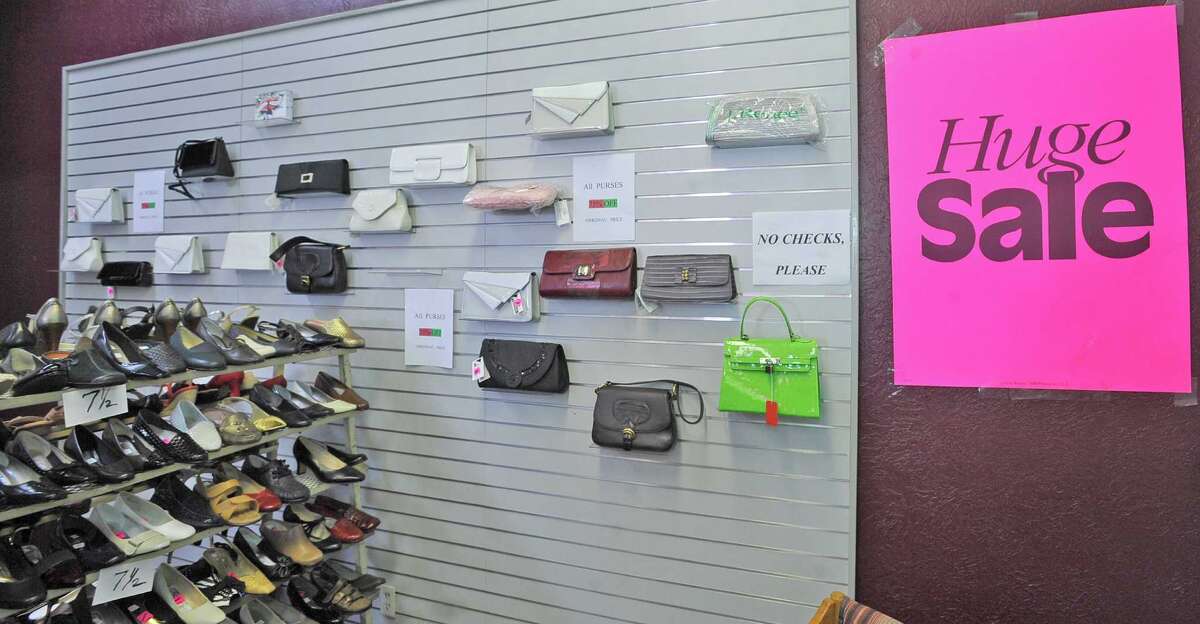 Beaumont's Guarantee Shoe Store closing at 78