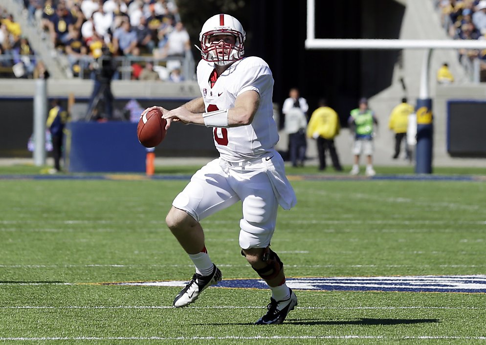 Stanford promotes QB Hogan to starter
