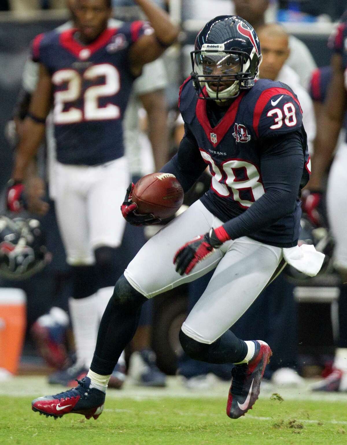 TEXANS TAKE ON BEARS AT RELIANT