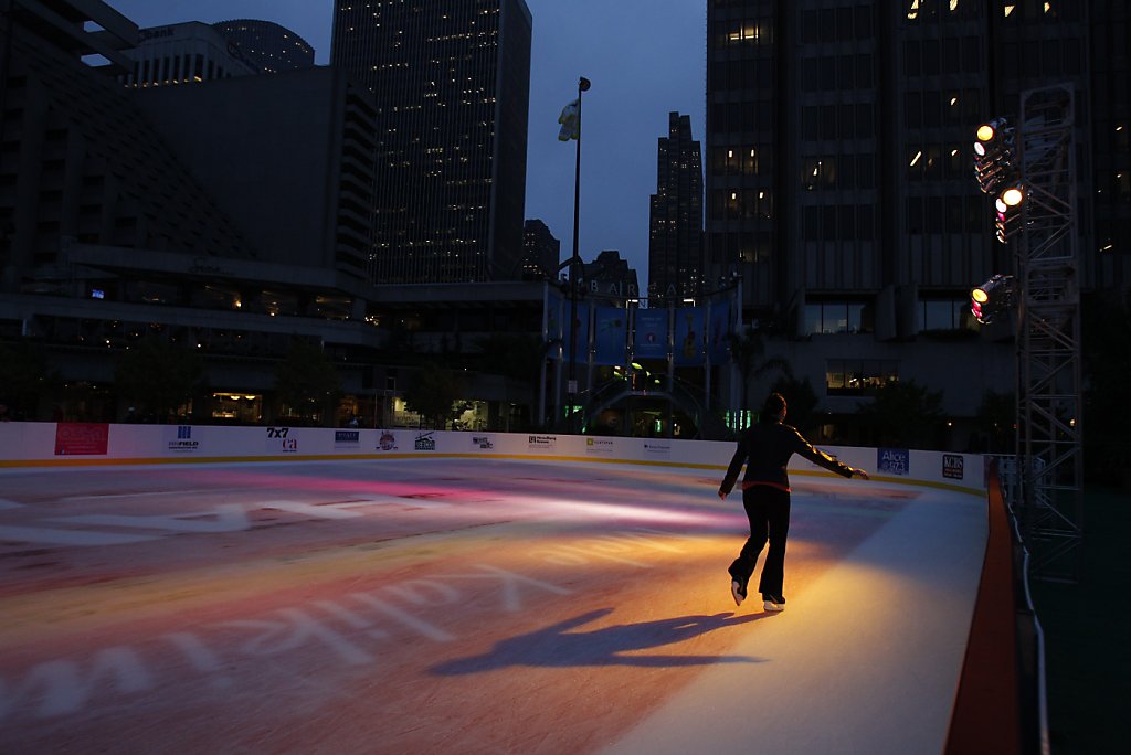Embarcadero rink open for holidays