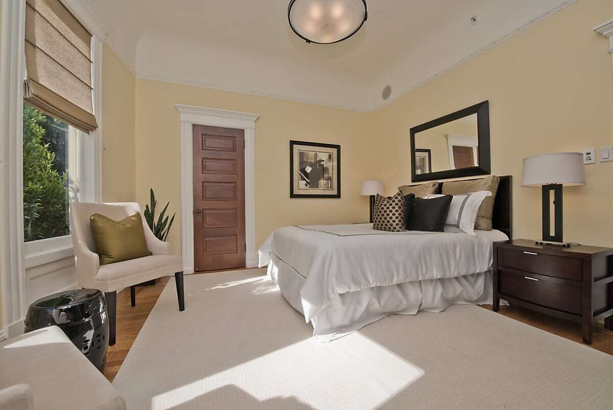 Hayes Valley condo in Victorian building