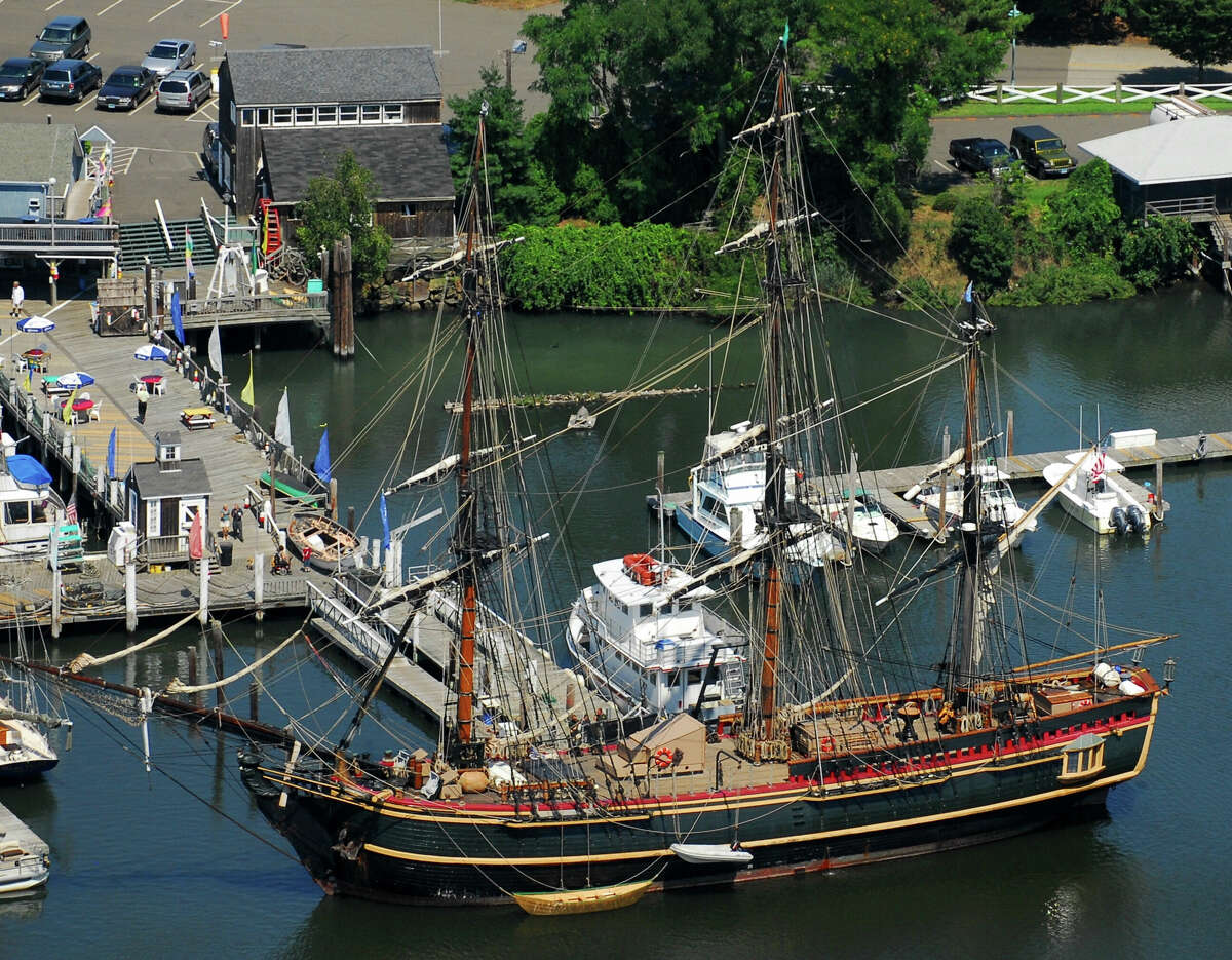 Bridgeport sailors recall captain of HMS Bounty