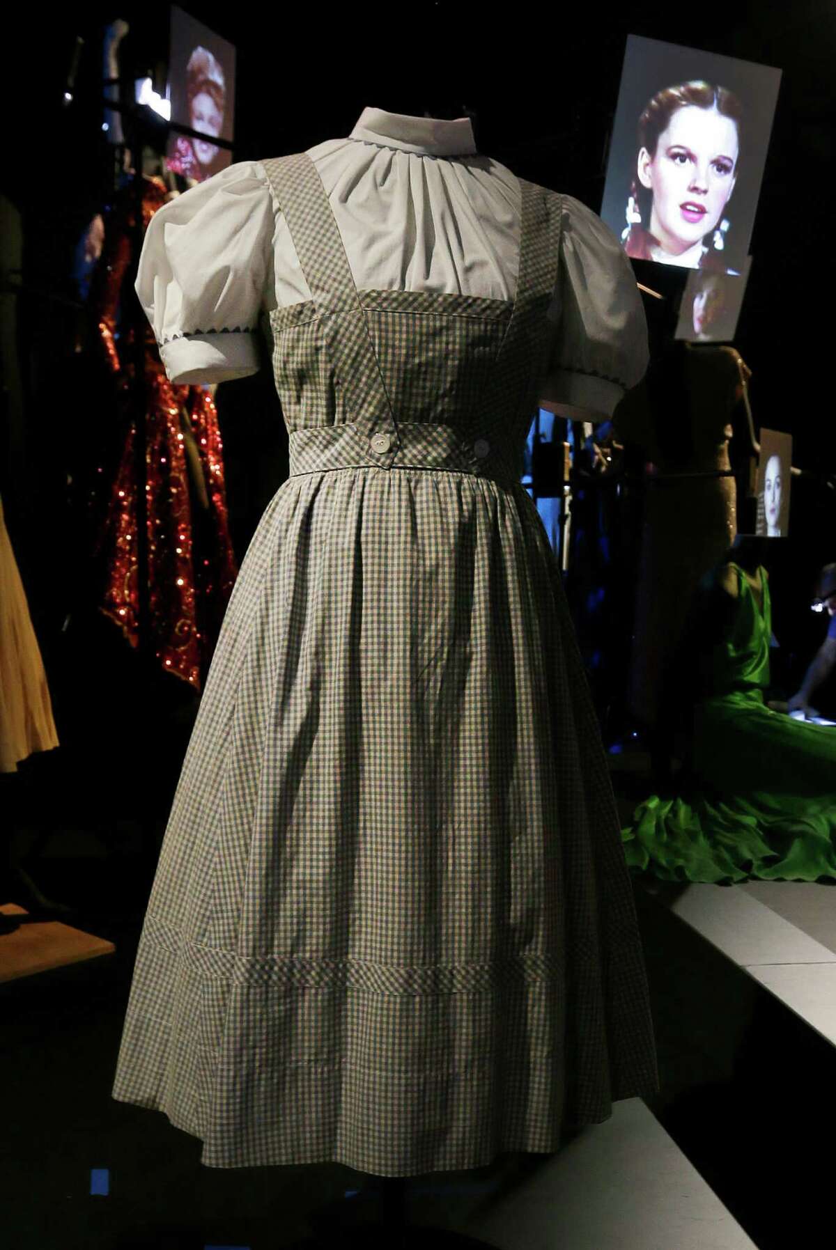 Judys Garlands Oz Dress Fetches 480k In Auction 9480