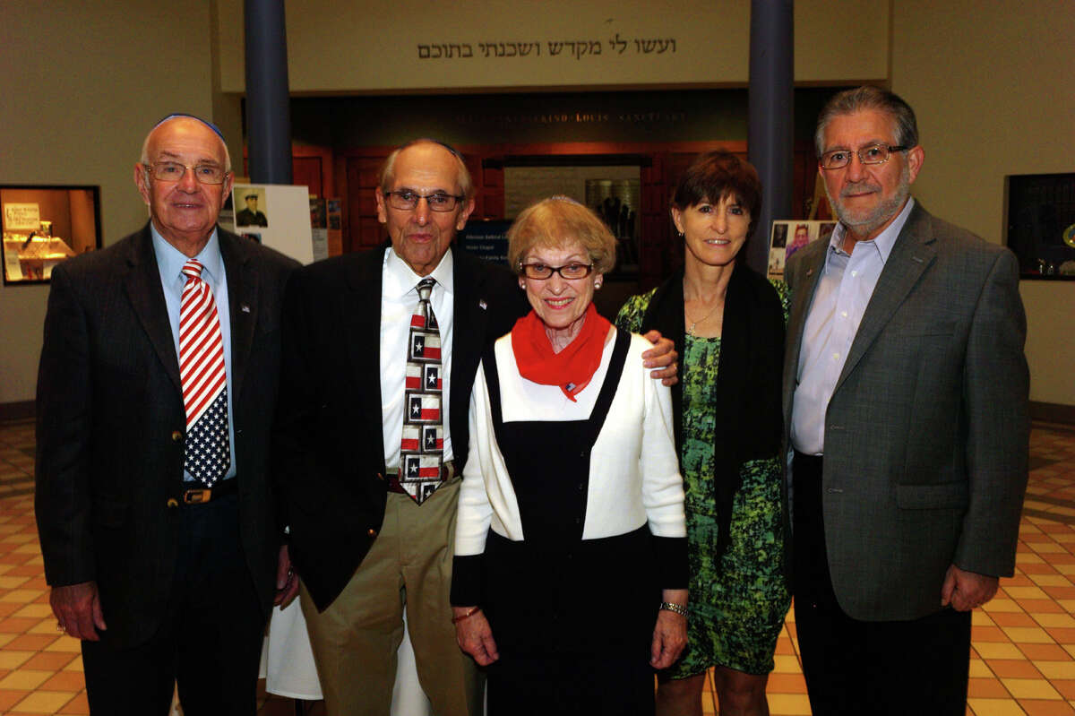  Honorees David Present (from left) and Arnold Vogel join event chairwoman Deanie Vogel and honorees Sammi and Dr. Ed Raez during the Veterans Day Shabbat at Congregation Agudas Achim.    