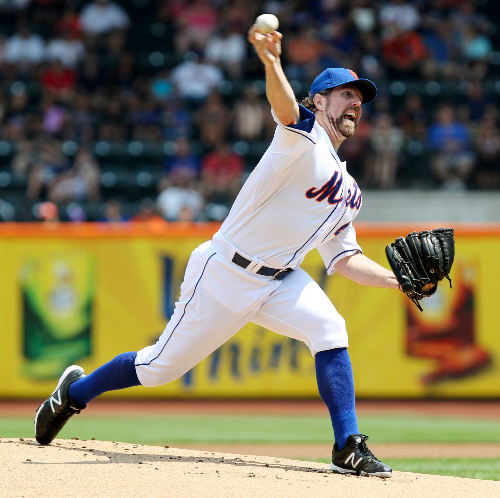 Dickey, Price earn Cy Youngs