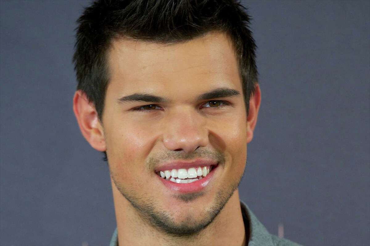 MADRID, SPAIN - NOVEMBER 15: Actor Taylor Lautner attends the "The Twilight Saga: Breaking Dawn - Part 2" (La Saga Crepusculo: Amanecer Parte 2) photocall at the Villamagna Hotel on November 15, 2012 in Madrid, Spain.
