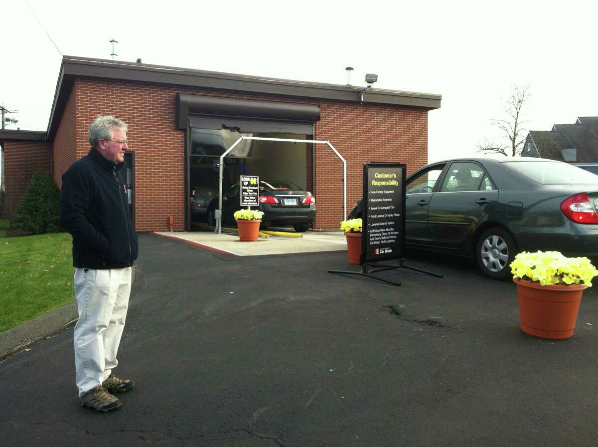 Russell Speeder's Car Wash makes a splash on Villa Ave.