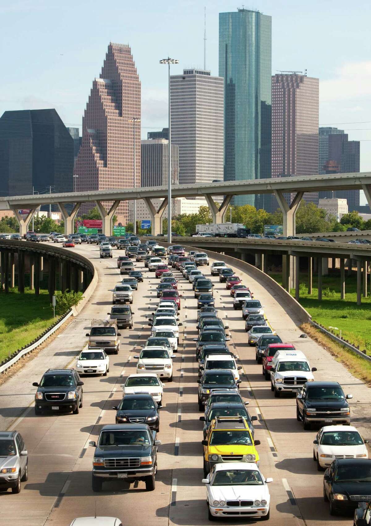 *NOTE THIS IS FROM QUITMAN FACING SOUTH AND NOT BETWEEN 610 and BELTWAY 8 -- Traffic moves slowly out of Downtown Houston on northbound I-45 shown from the Quitman Street overpass Wednesday, Sept. 1, 2010, in Houston. The North Freeway between the 610 Loop and Beltway 8 north has been listed as the top most congested roadway segments in Texas, according to a list released by the Texas Department of Transportation. ( Brett Coomer / Houston Chronicle )