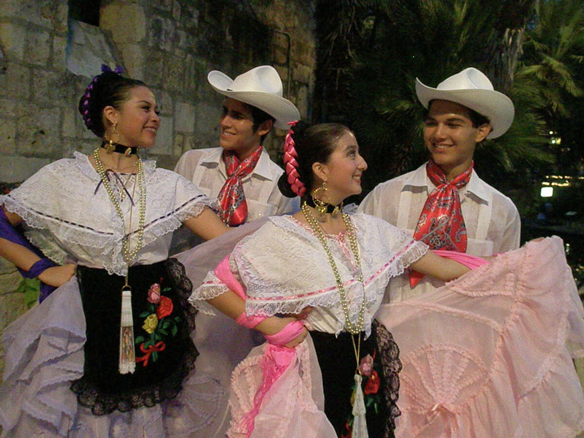“FIESTA DE NAVIDAD”: Performance by the Guadalupe Dance Academy featuring traditional dances of Mexico and Spain. 7 p.m. Dec. 21 at the Guadalupe Theater, 1301 Guadalupe St., 210-271-3151. $10.