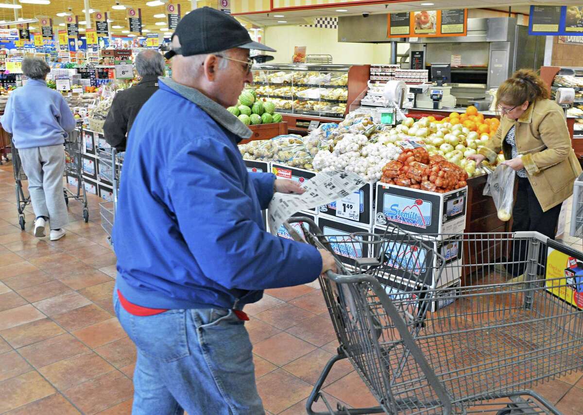 Photos Shopping for dinner