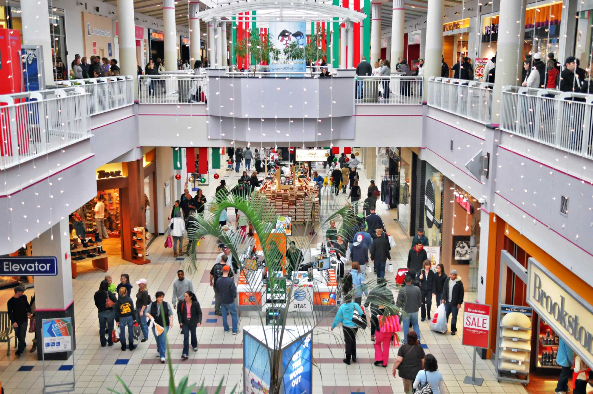 Black Friday Colonie Center sees subdued calm shopping day