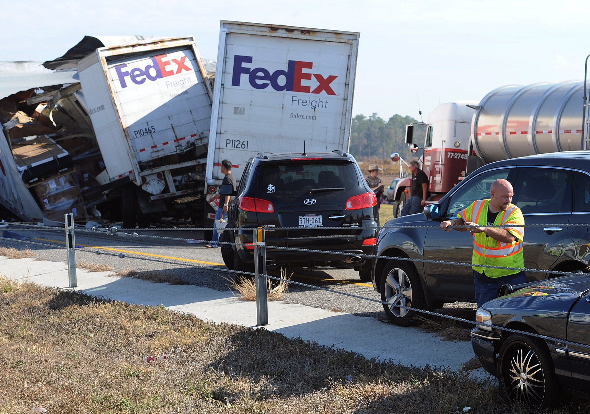 Pearland couple killed in 100 vehicle wreck near Beaumont