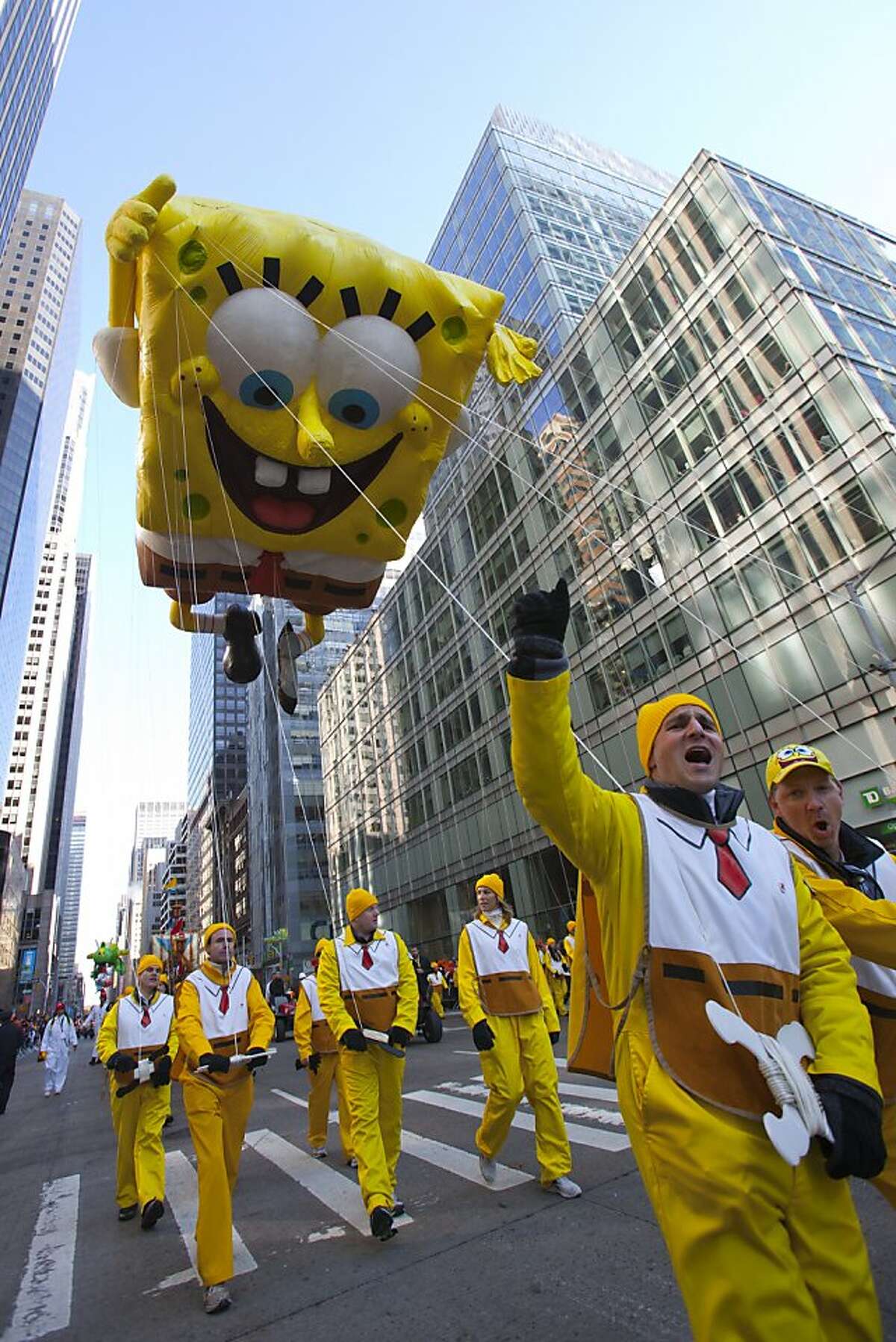 Sandy victims get lift at Macy's parade